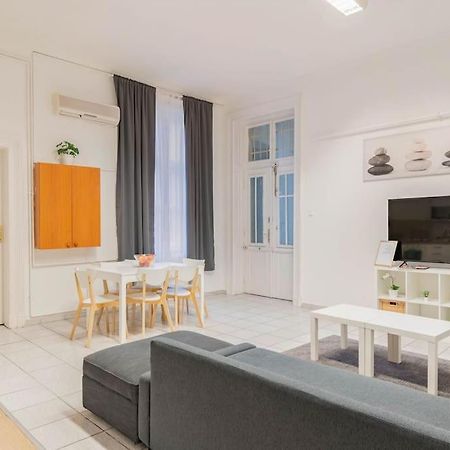 Queen Erzsebet apartment Boedapest Buitenkant foto