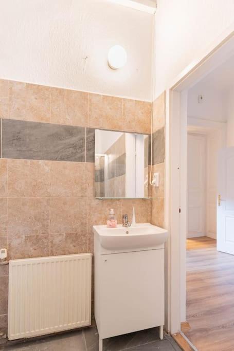 Queen Erzsebet apartment Boedapest Buitenkant foto
