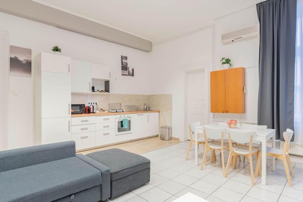 Queen Erzsebet apartment Boedapest Buitenkant foto